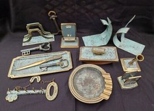 Umfangreiche Schreibtisch